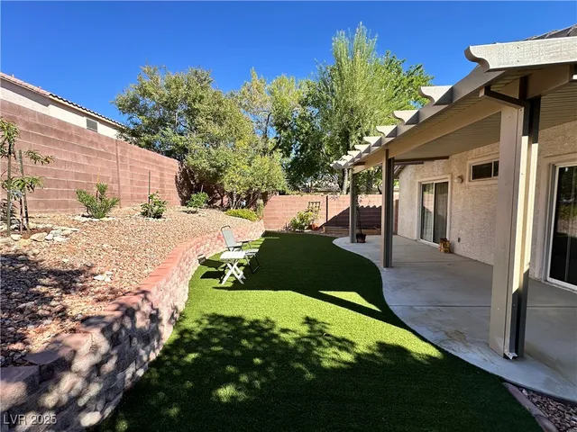 $2,000 | 3249 River Glorious Lane, Las Vegas, NV 89135