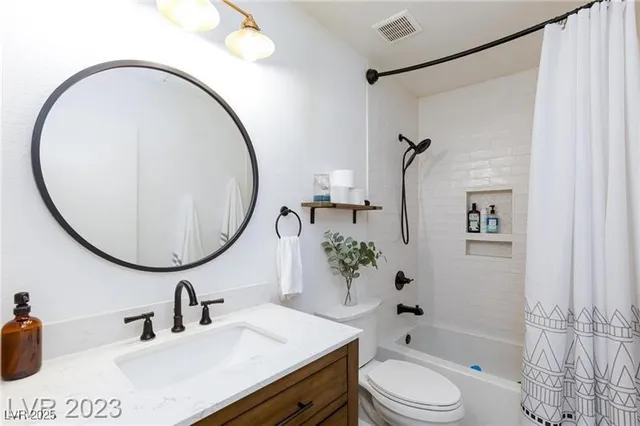 $2,000 | 3249 River Glorious Lane, Las Vegas, NV 89135