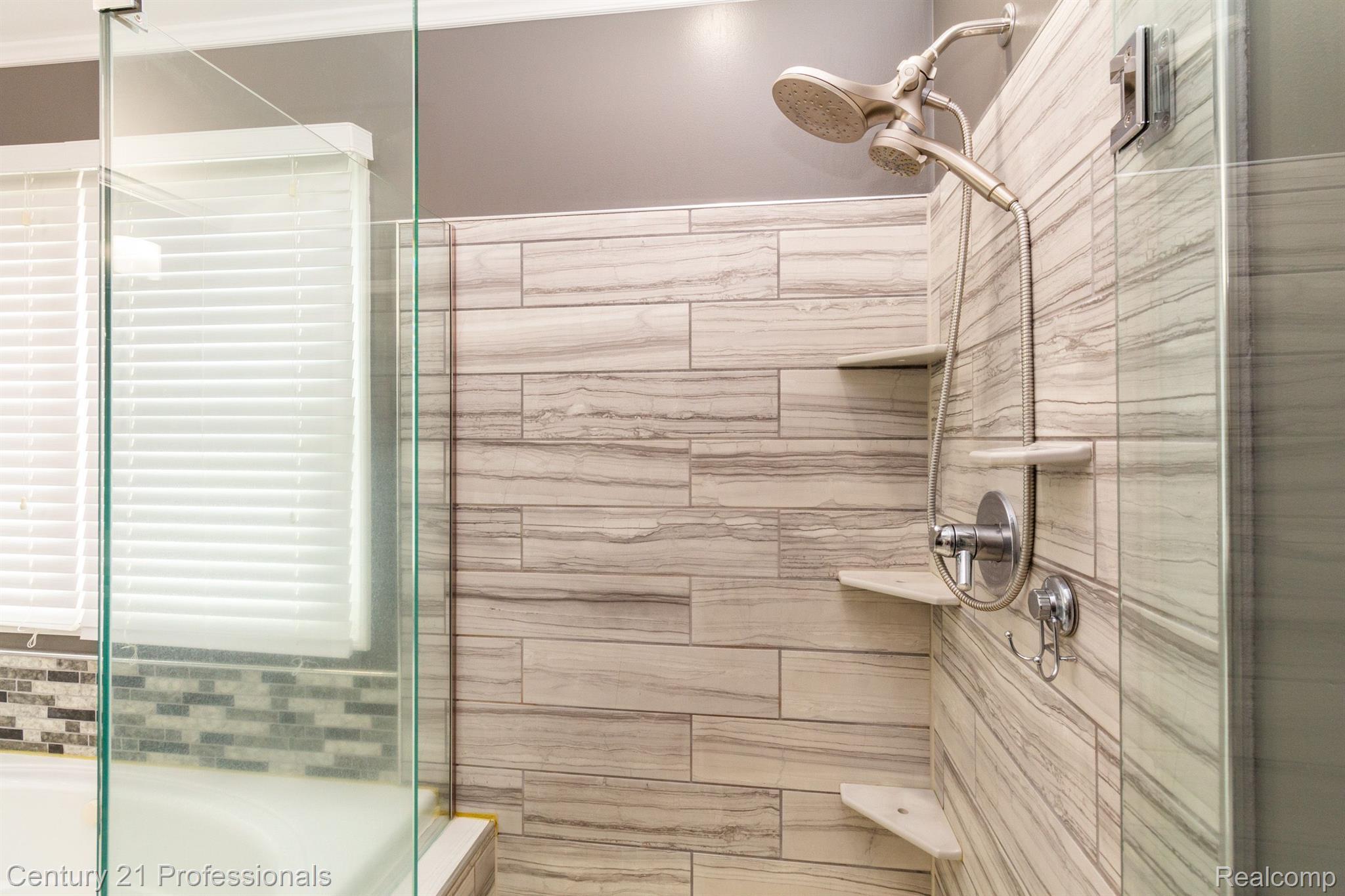 3456 Hidaway Rochester, MI 48306 - Photo 33 of 59 Gallery Image 33