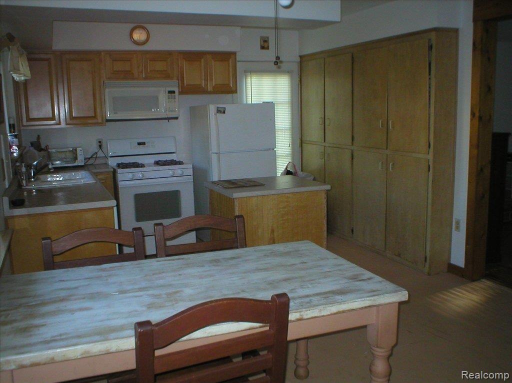 14385 Elwell Road Belleville, MI 48111 - Photo 8 of 10 Elwell Kitchen1