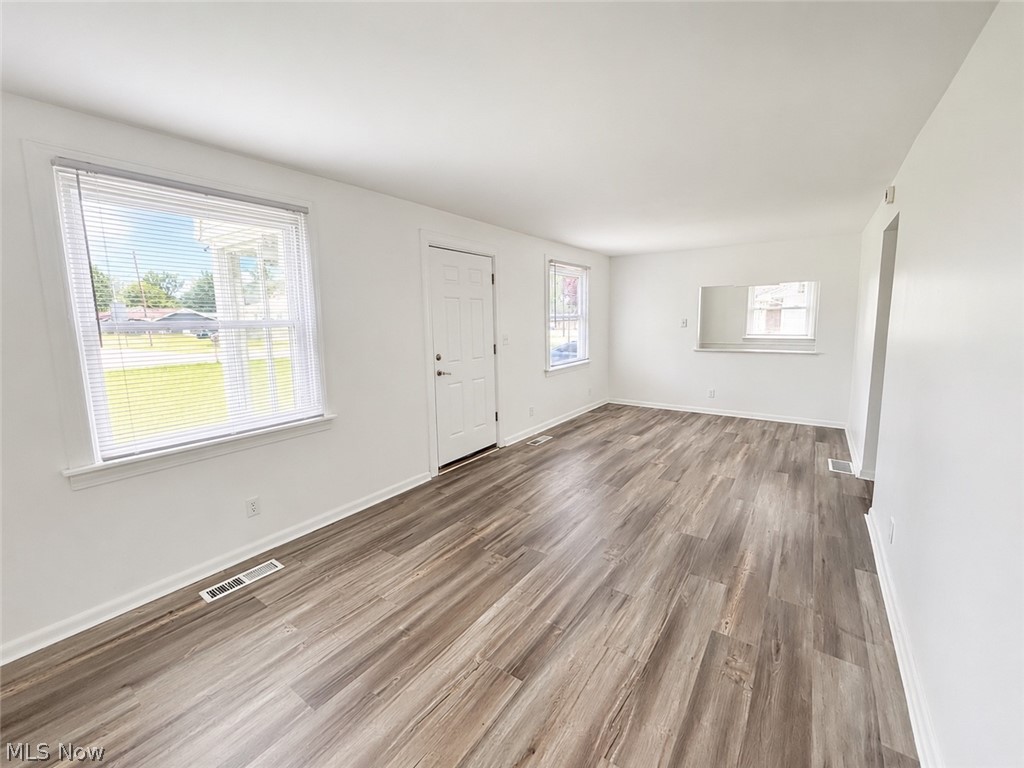 2516 Weir Road Northeast Warren, OH 44483 - Photo 5 of 22