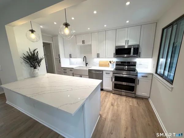 $289,900 | 32 Heritage Village, Unit C, Southbury, CT 06488
