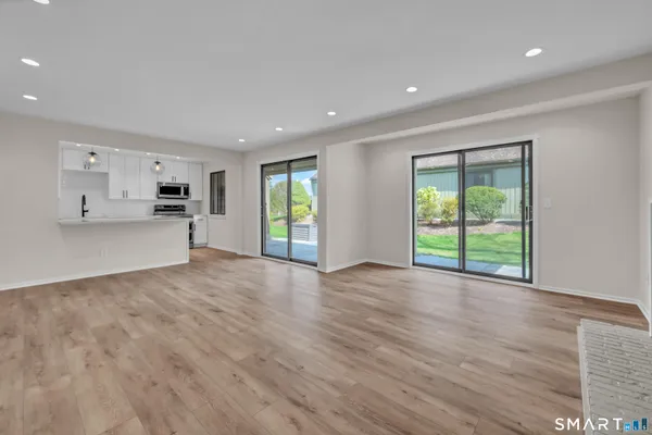 $289,900 | 32 Heritage Village, Unit C, Southbury, CT 06488