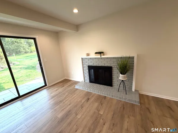 $289,900 | 32 Heritage Village, Unit C, Southbury, CT 06488