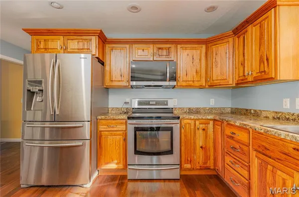 $385,000 | 3 Mark Drive, Vandalia, IL 62471