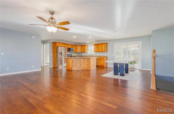 $385,000 | 3 Mark Drive, Vandalia, IL 62471