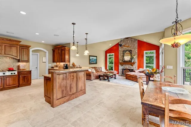 $1,200,000 | 4516 Levis Lane, Godfrey, IL 62035