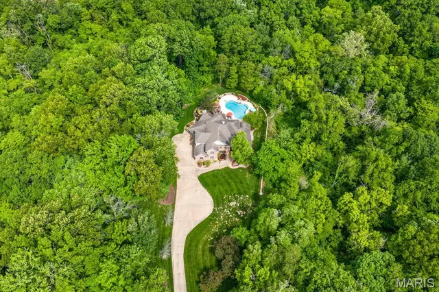 $1,200,000 | 4516 Levis Lane, Godfrey, IL 62035