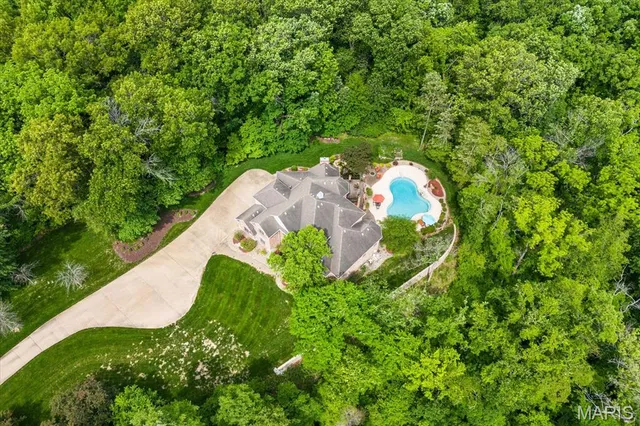 $1,200,000 | 4516 Levis Lane, Godfrey, IL 62035