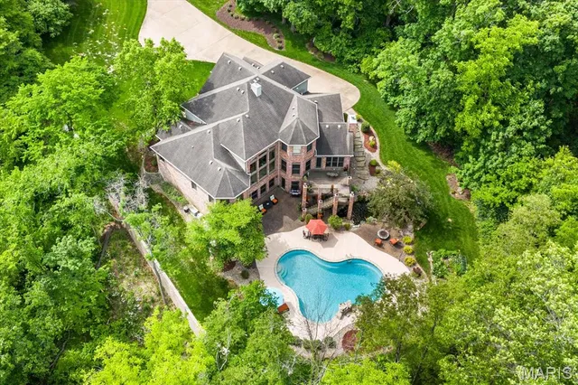 $1,200,000 | 4516 Levis Lane, Godfrey, IL 62035