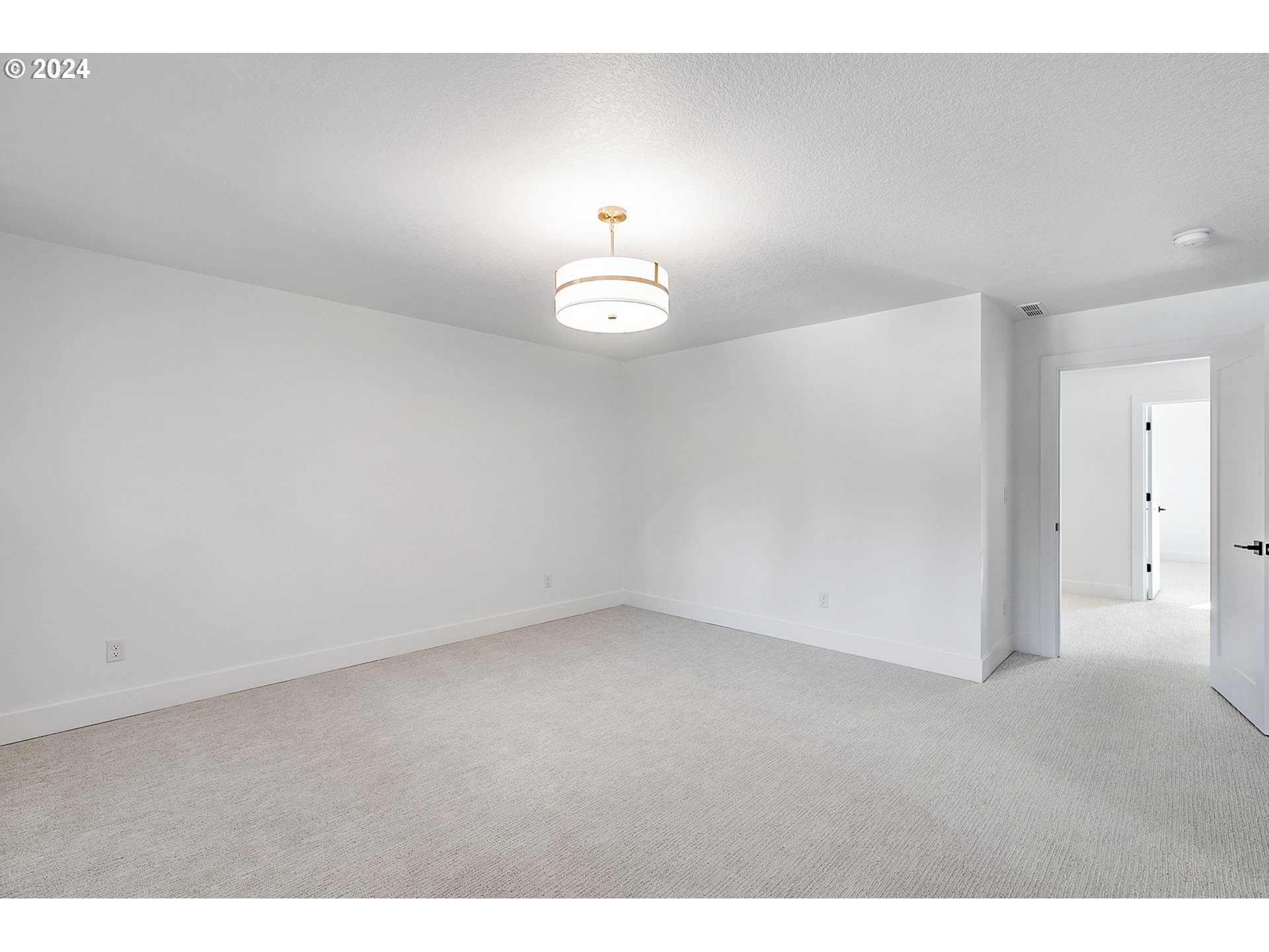 5527 Southwest Childs Road Lake Oswego, OR 97035 - Photo 19 of 43 Gallery Image 19