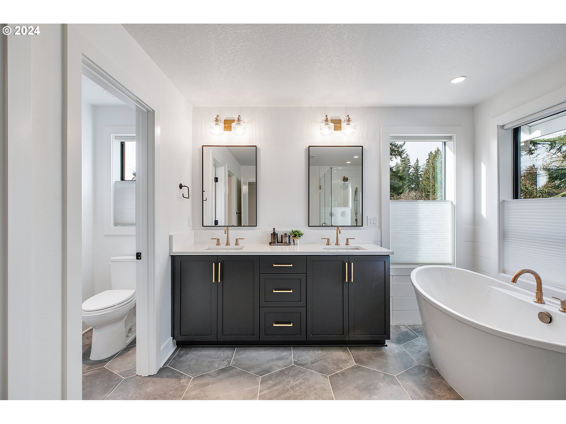 5527 Southwest Childs Road Lake Oswego, OR 97035 - Photo 25 of 43 Gallery Image 25