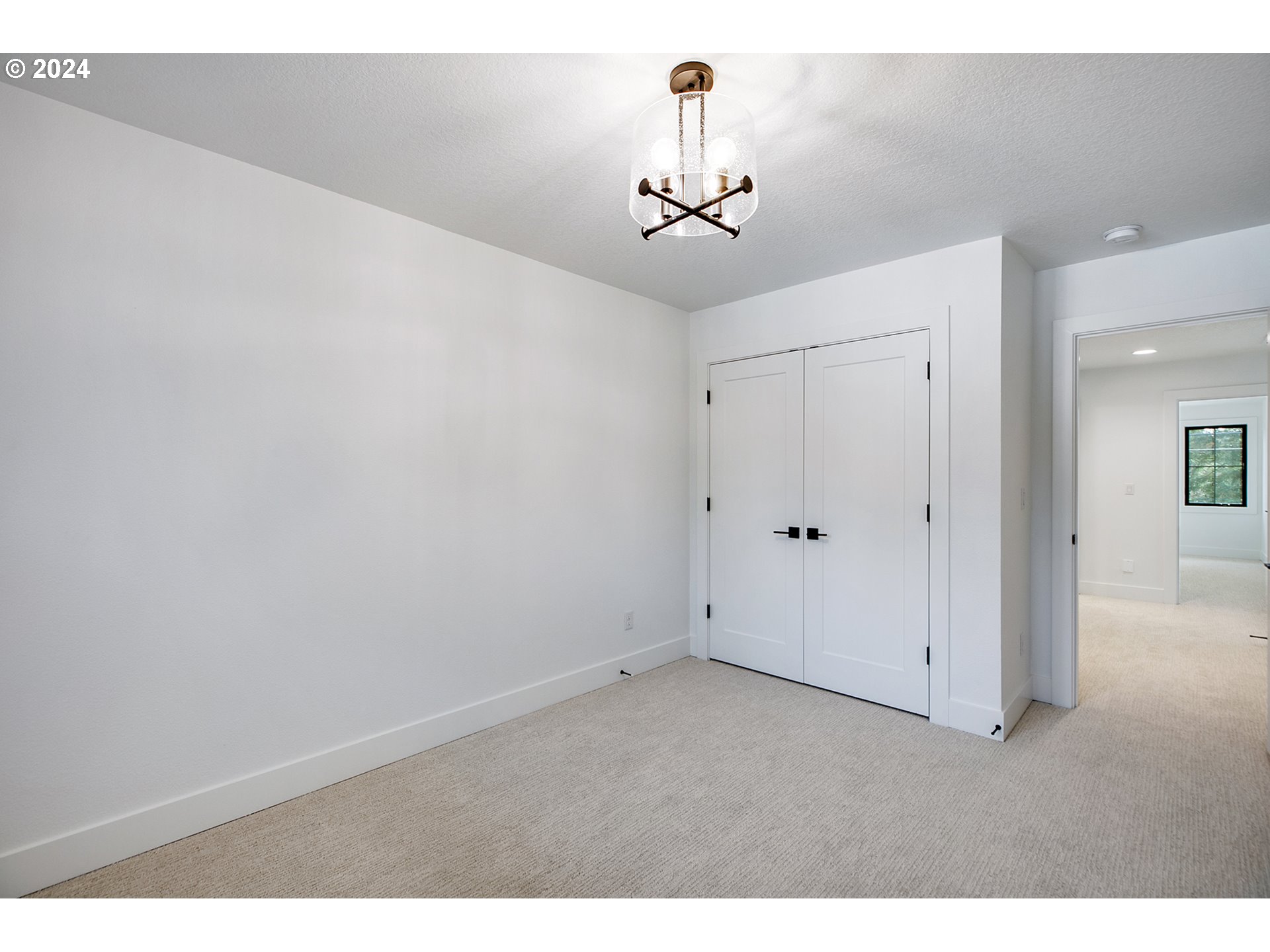 5527 Southwest Childs Road Lake Oswego, OR 97035 - Photo 36 of 43 Gallery Image 36