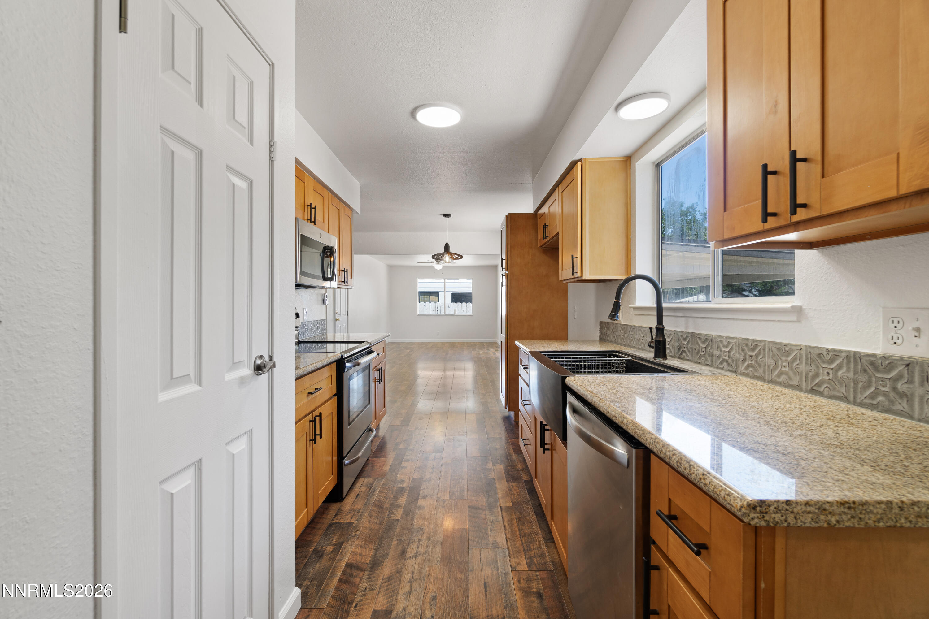 235 Arrow Street Fernley, NV 89408 - Photo 16 of 31 DSC00987