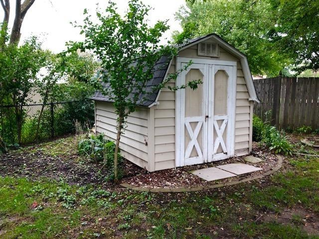 2560 Fossil Stone Road Dyer, IN 46311 - Photo 12 of 18 640x480