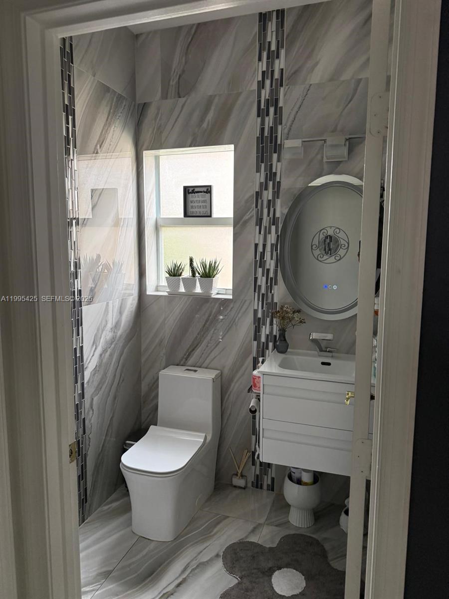 15744 Southwest 53rd Court Miramar, FL 33027 - Photo 4 of 46