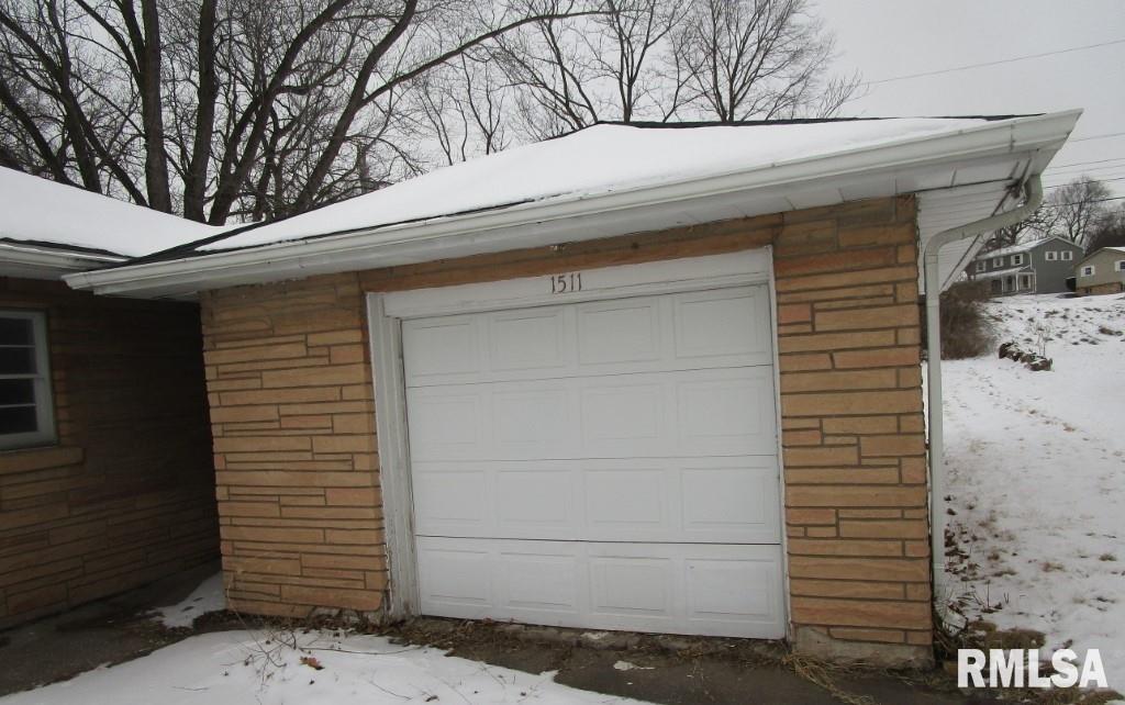 1511 36th Avenue Moline, IL 61265 - Photo 3 of 13