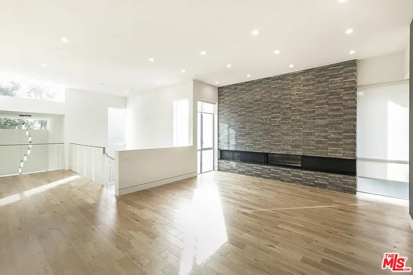 $11,500 | 16540 Moorpark Street, Encino, CA 91436