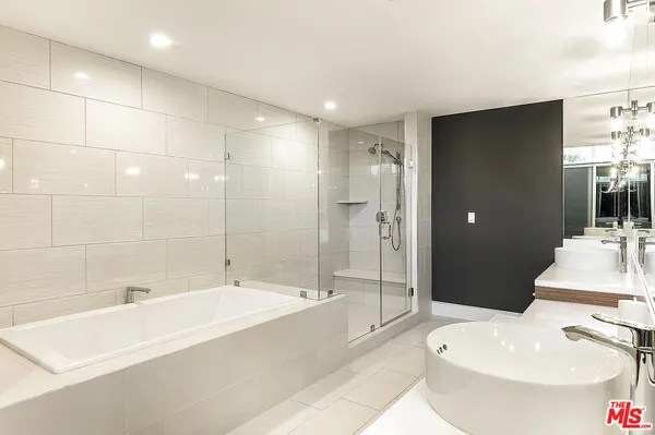 $11,500 | 16540 Moorpark Street, Encino, CA 91436