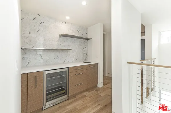 $11,500 | 16540 Moorpark Street, Encino, CA 91436