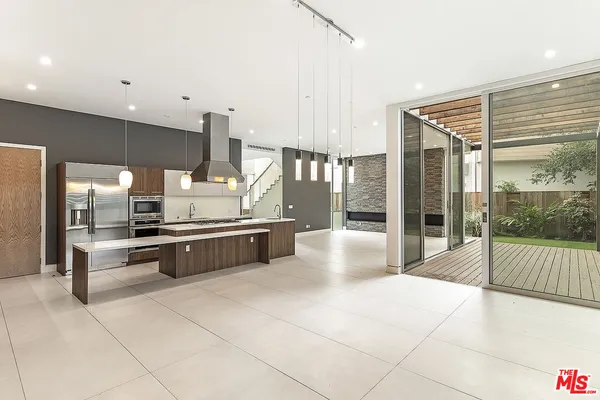 $11,500 | 16540 Moorpark Street, Encino, CA 91436