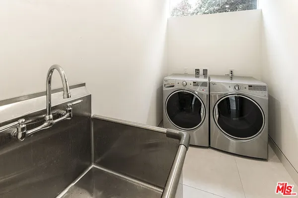 $11,500 | 16540 Moorpark Street, Encino, CA 91436