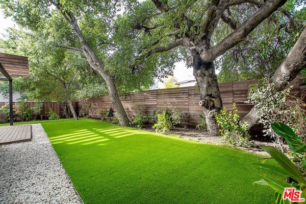 $11,500 | 16540 Moorpark Street, Encino, CA 91436