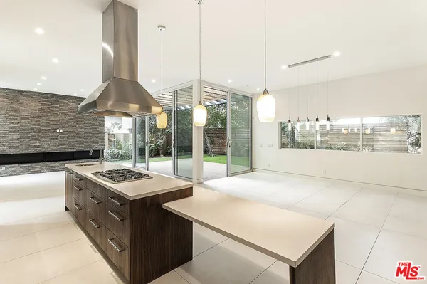 $11,500 | 16540 Moorpark Street, Encino, CA 91436