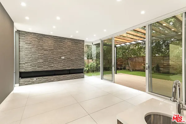 $11,500 | 16540 Moorpark Street, Encino, CA 91436