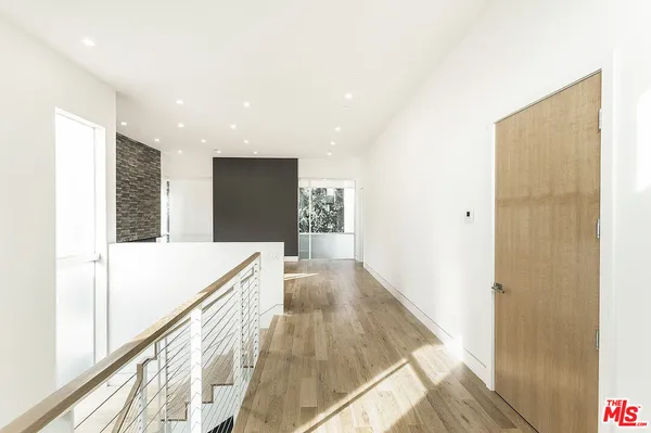 $11,500 | 16540 Moorpark Street, Encino, CA 91436