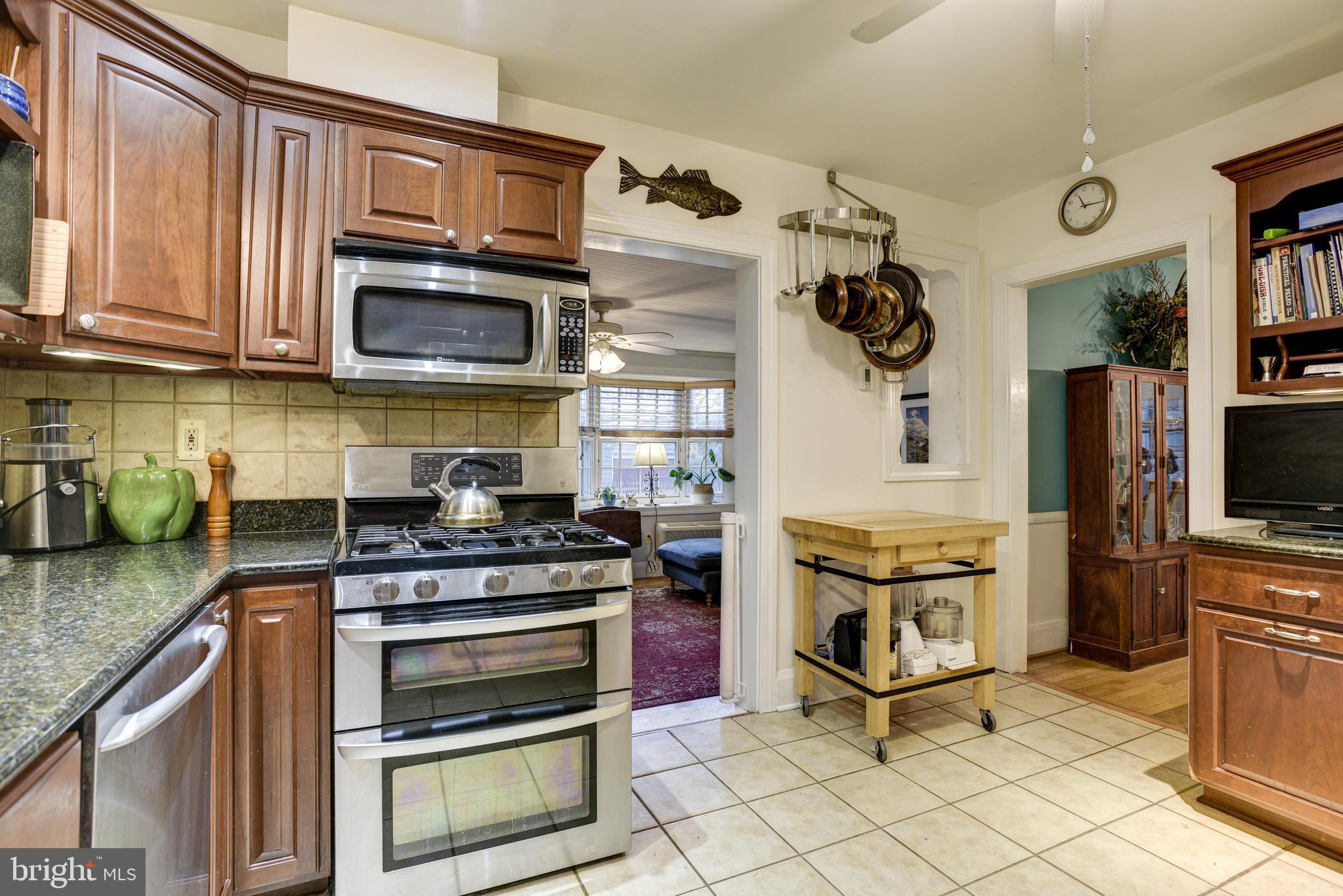 312 St Dunstans Road Baltimore, MD 21212 - Photo 21 of 54