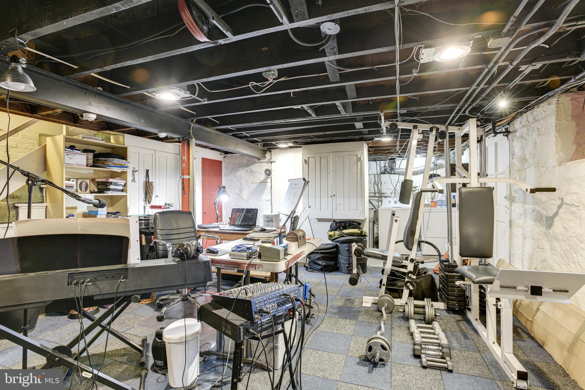 312 St Dunstans Road Baltimore, MD 21212 - Photo 43 of 54 Used a music studio
