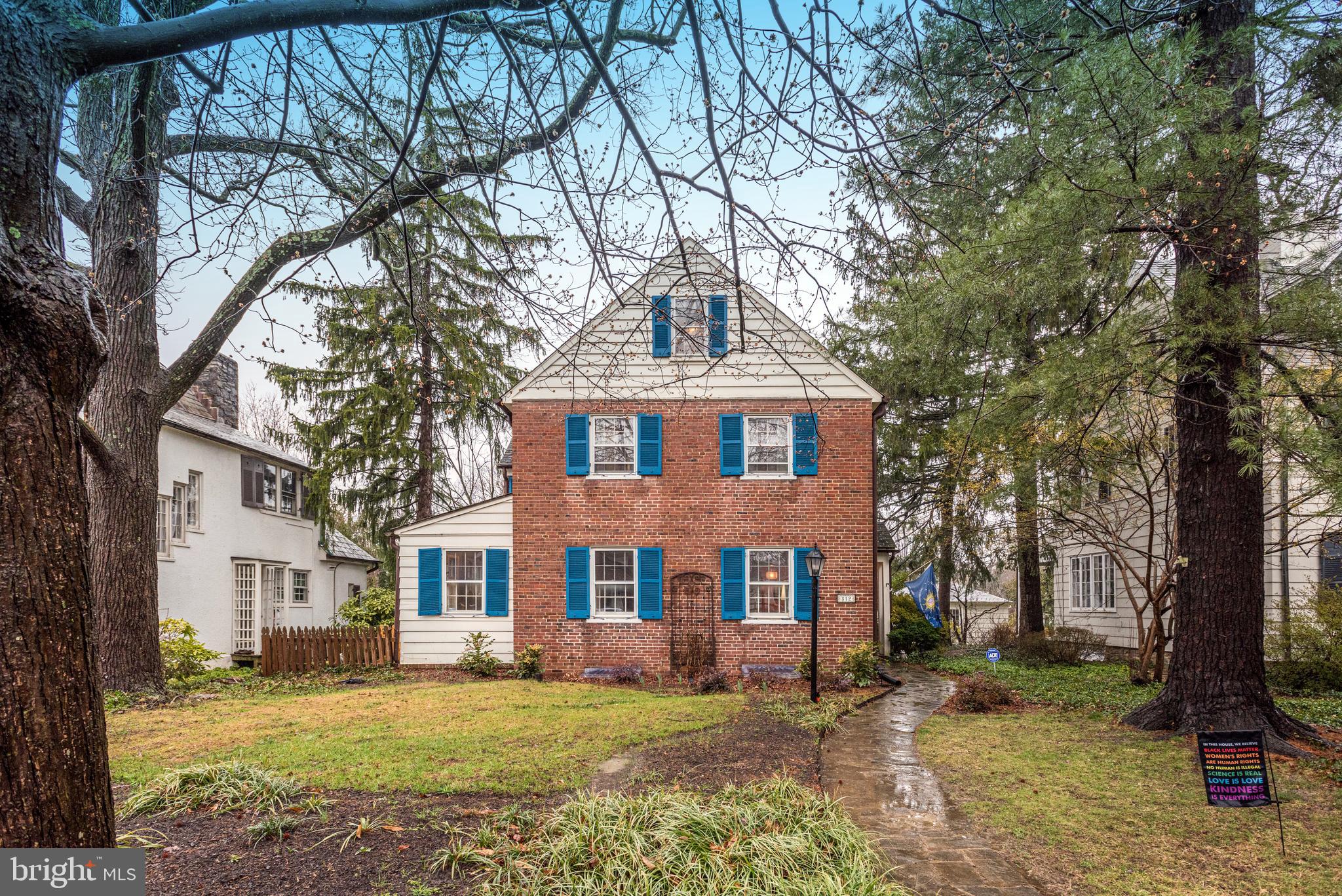 312 St Dunstans Road Baltimore, MD 21212 - Photo 6 of 54 Large, three story home with center hall