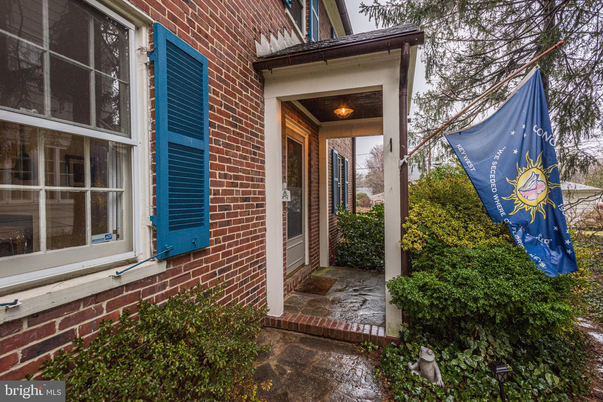 312 St Dunstans Road Baltimore, MD 21212 - Photo 7 of 54 Entry porch