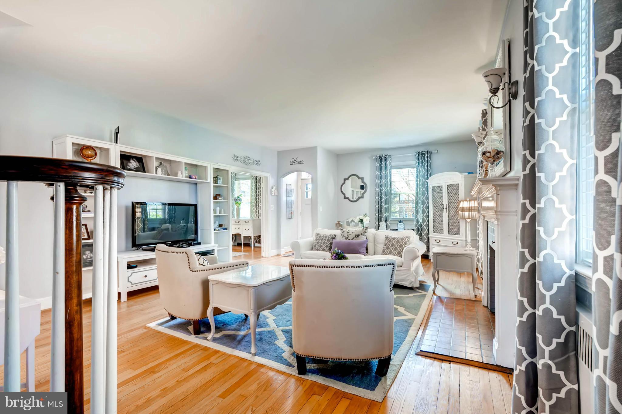 7111 York Road Baltimore, MD 21212 - Photo 25 of 30 Living Room
