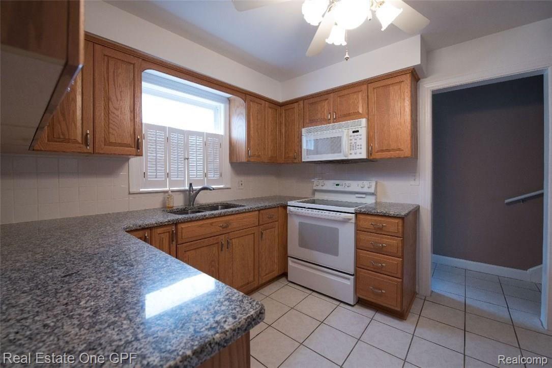 982 Washington Road Grosse Pointe, MI 48230 - Photo 7 of 23 750_7048.jpg
