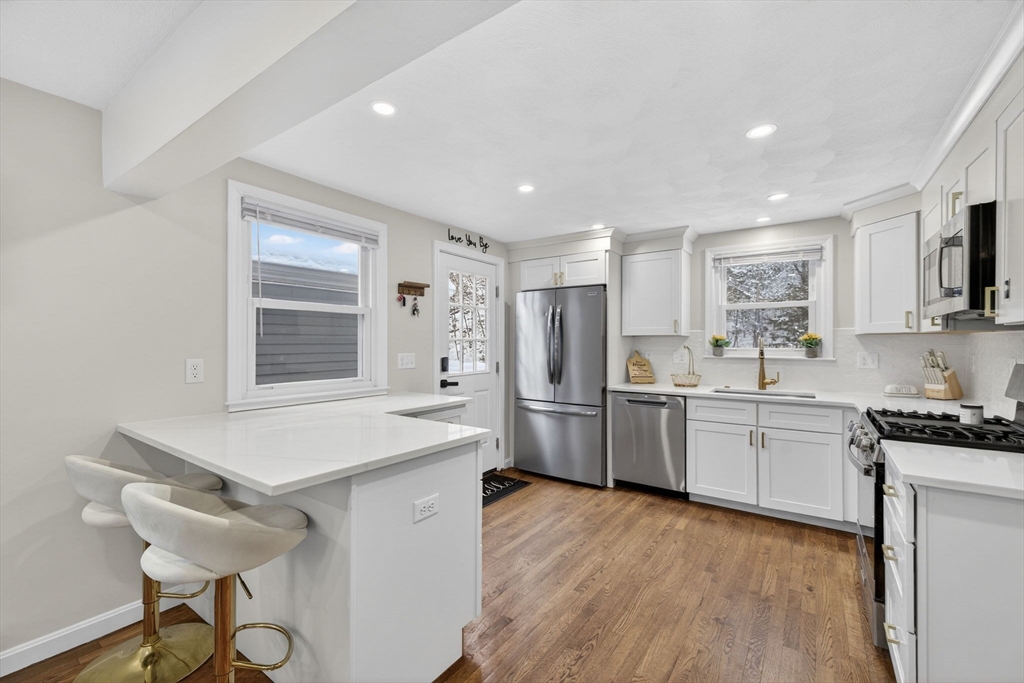 21 Woodside Road Billerica, MA 01862 - Photo 5 of 35