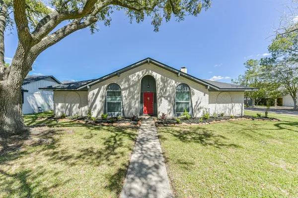 $314,900 | 2011 North Palm Court, Pasadena, TX 77502