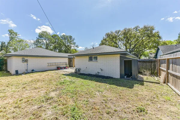 $319,900 | 2011 North Palm Court, Pasadena, TX 77502