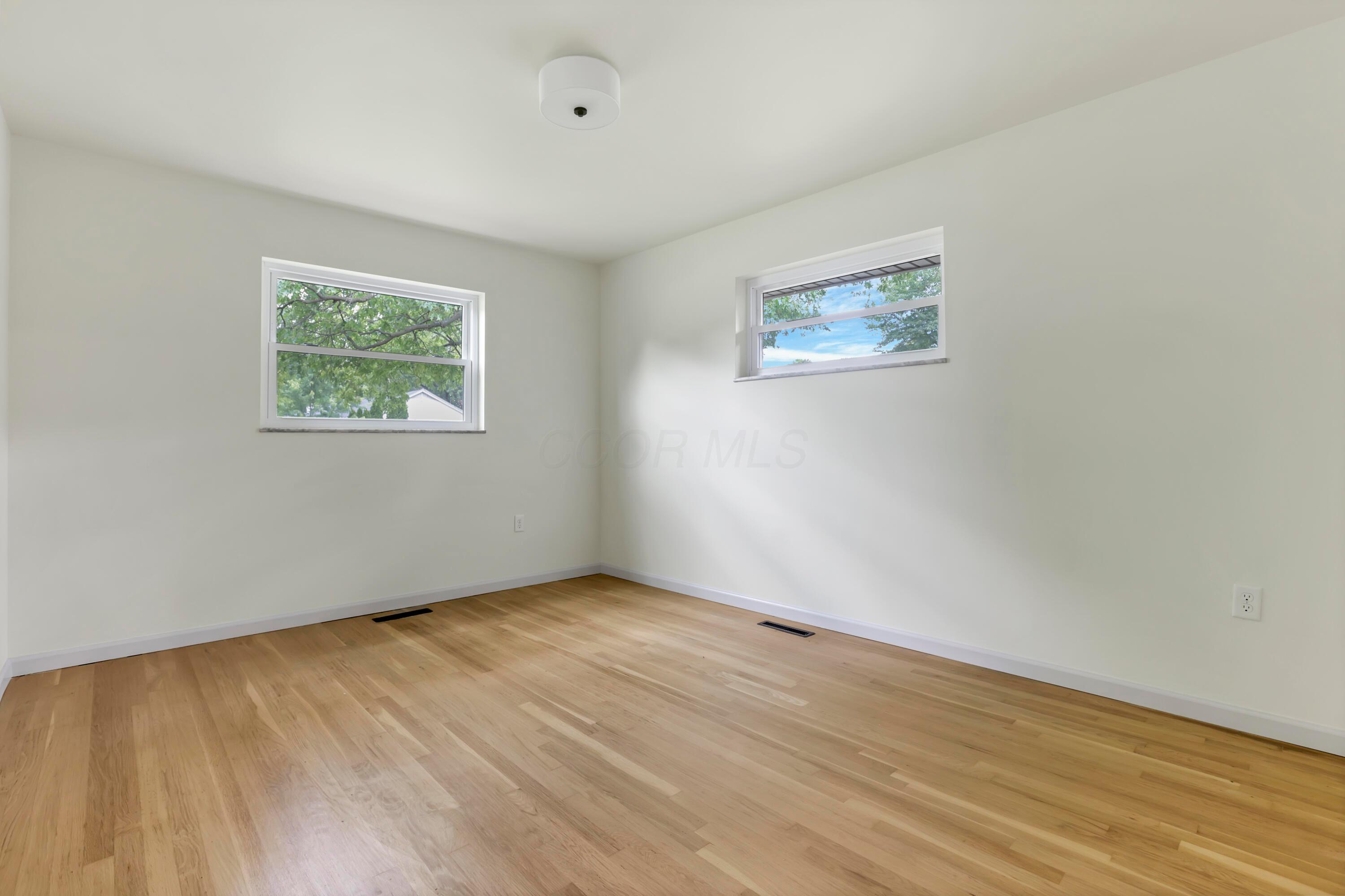 1285 Kingsgate Road Columbus, OH 43221 - Photo 33 of 56 Bedroom 3 - spacious and full of natural light!