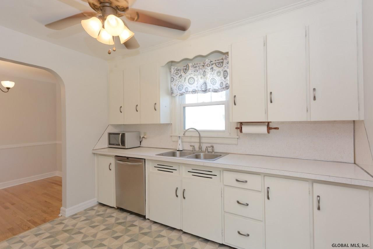 325 Nimitz Road Schenectady, NY 12304 - Photo 11 of 24 Photo 11