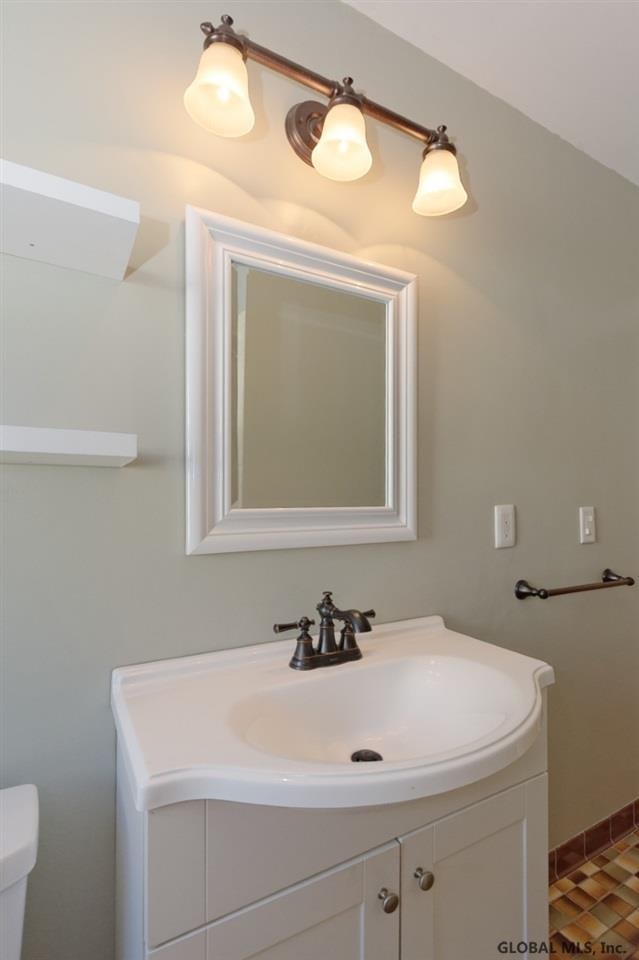 325 Nimitz Road Schenectady, NY 12304 - Photo 22 of 24 Photo 22