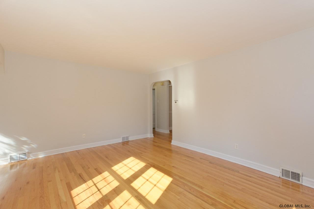 325 Nimitz Road Schenectady, NY 12304 - Photo 6 of 24 Photo 6