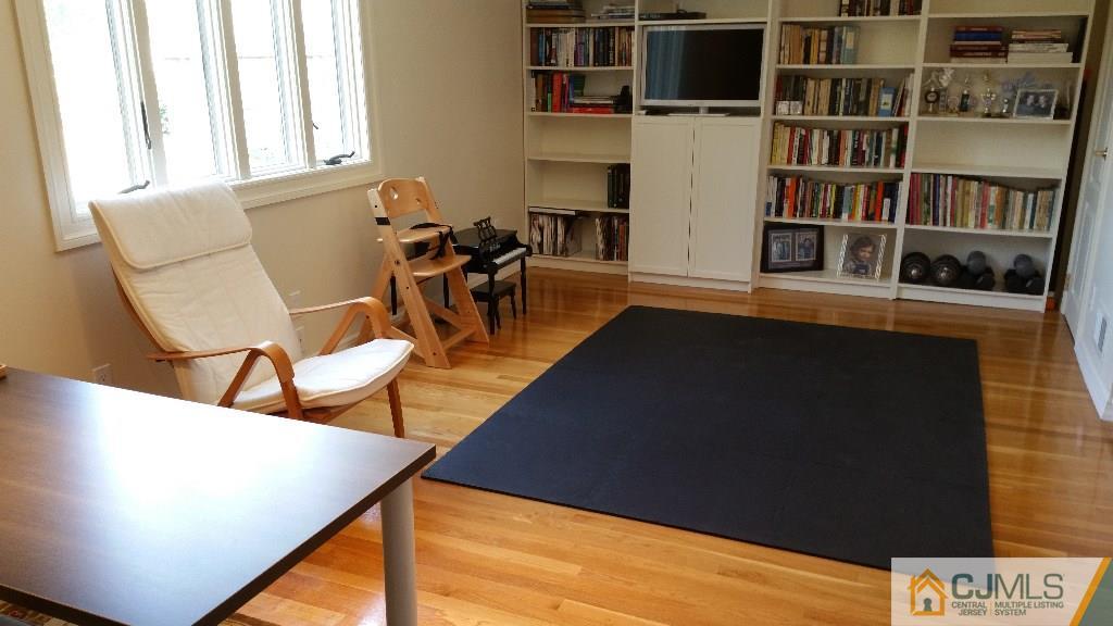 32 Peru Street Edison, NJ 08820 - Photo 21 of 25 a view of a living room and a window