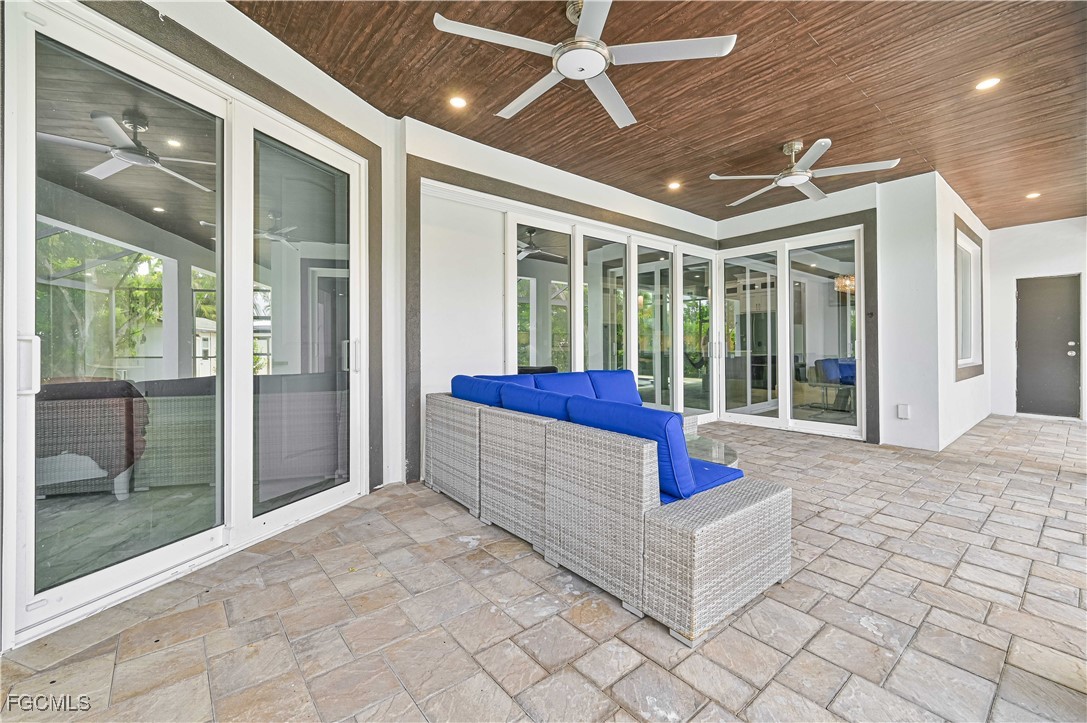 2273 Crystal Drive Fort Myers, FL 33907 - Photo 9 of 46