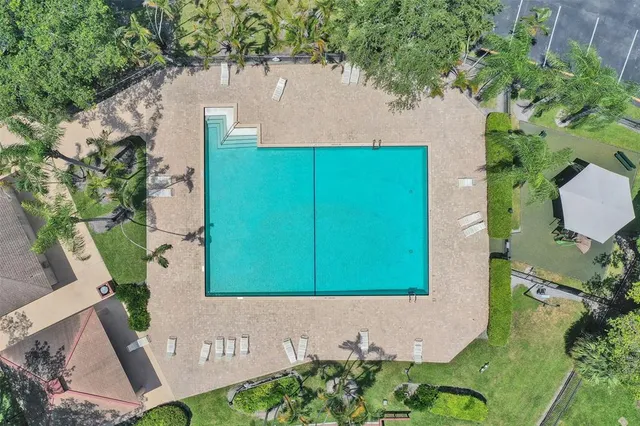 $415,000 | 11884 Southwest 12th Place, Unit 11884, Davie, FL 33325