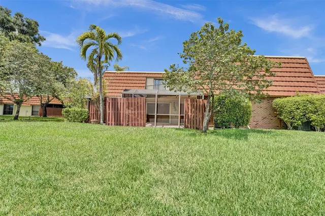 $415,000 | 11884 Southwest 12th Place, Unit 11884, Davie, FL 33325