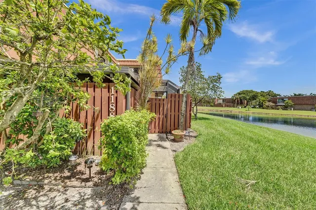 $415,000 | 11884 Southwest 12th Place, Unit 11884, Davie, FL 33325
