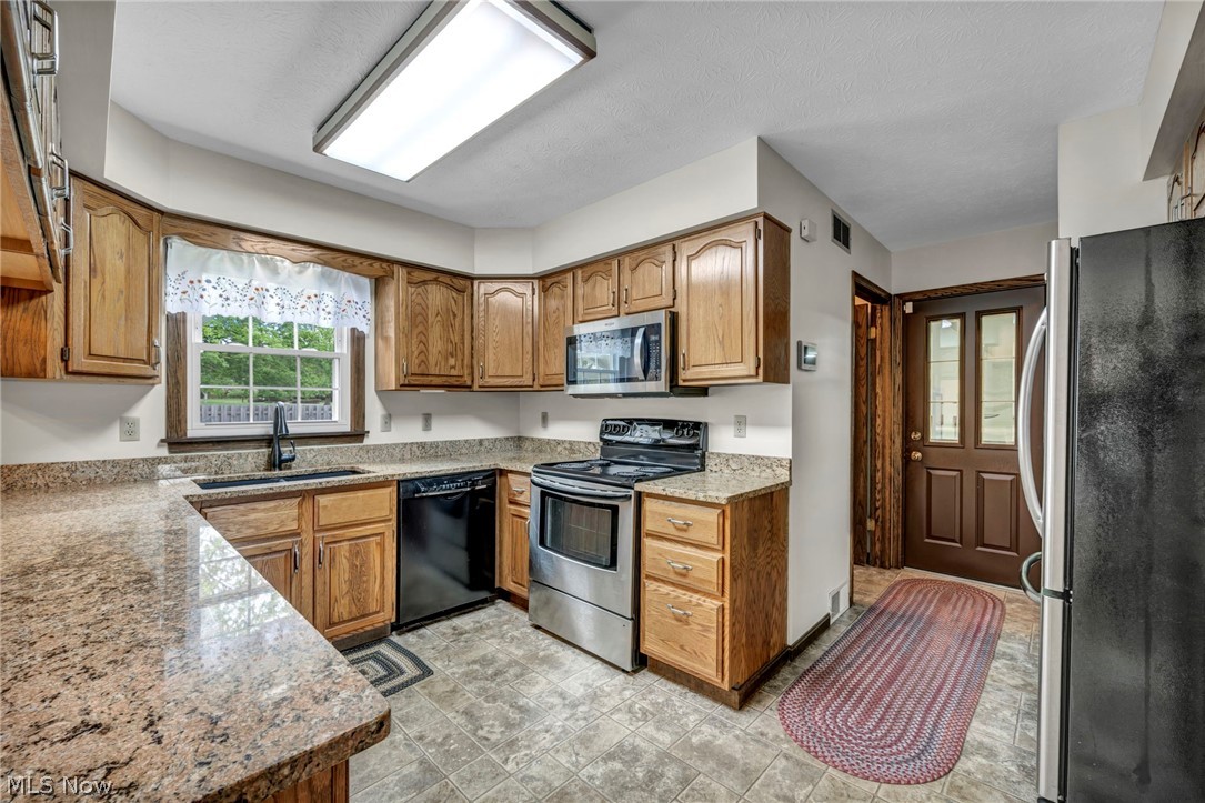 5068 Bright Baldwin Road Newton Falls, OH 44444 - Photo 8 of 47