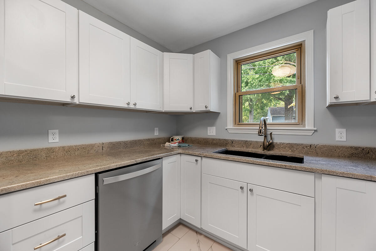 240 Alhambra Road Oak Ridge, TN 37830 - Photo 12 of 38 Kitchen